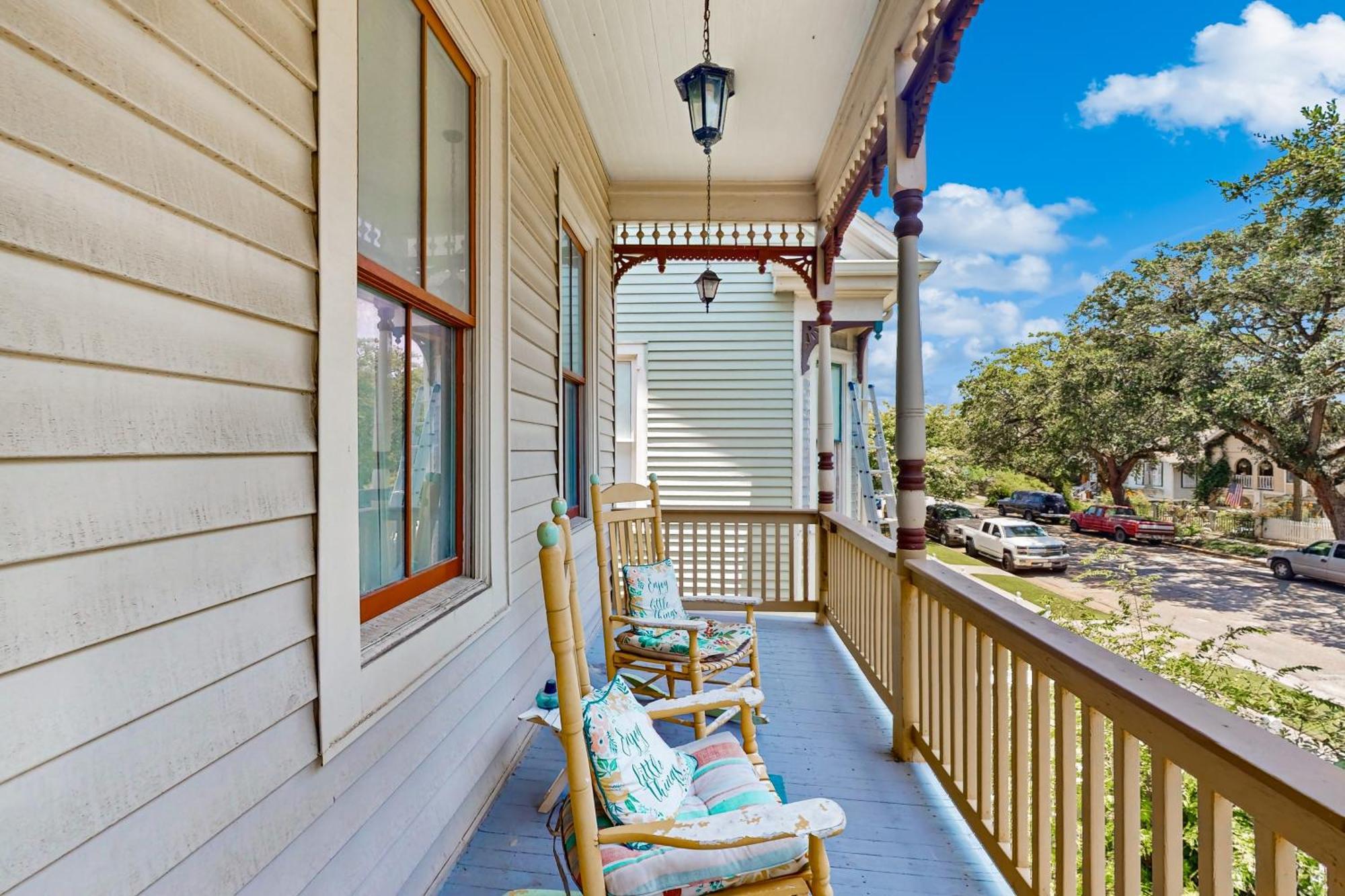 Ferienwohnung Under The Avenue Galveston Exterior foto